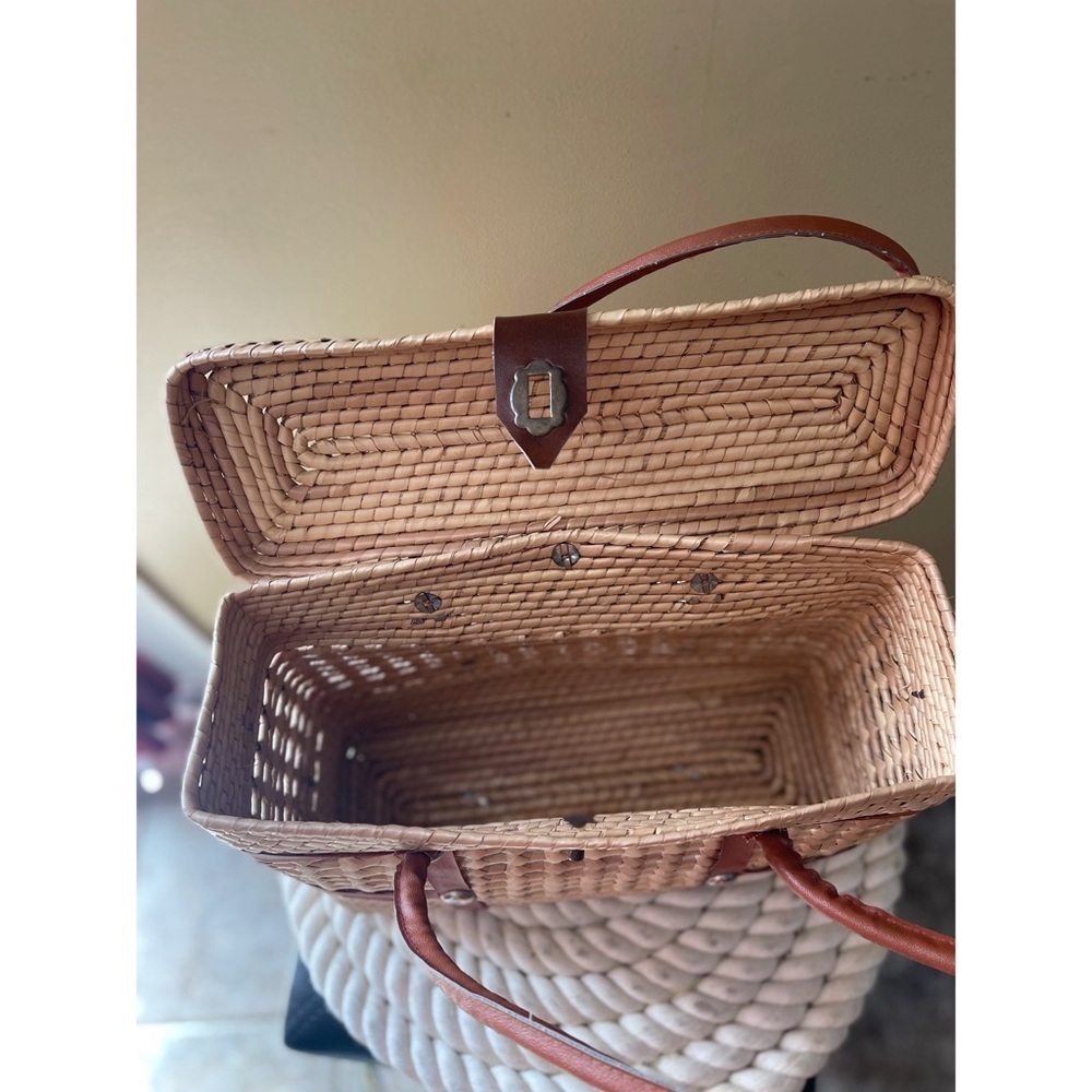 VINTAGE wicker picnic basket/purse - Picture 2 of 4